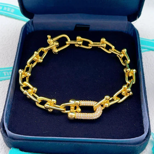[Regal Jewels] TF HORSESHOE BUCKLE DIAMOND BRACELET