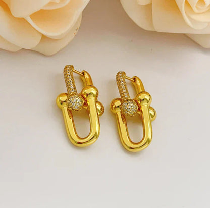 [Regal Jewels]TF HORSESHOE BUCKLE DIAMOND EARRINGS
