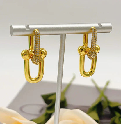 [Regal Jewels]TF HORSESHOE BUCKLE DIAMOND EARRINGS