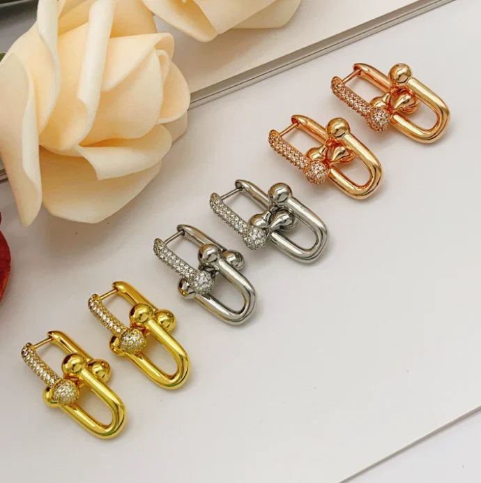 [Regal Jewels]TF HORSESHOE BUCKLE DIAMOND EARRINGS
