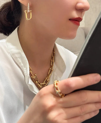 [Regal Jewels]TF HORSESHOE BUCKLE DIAMOND EARRINGS
