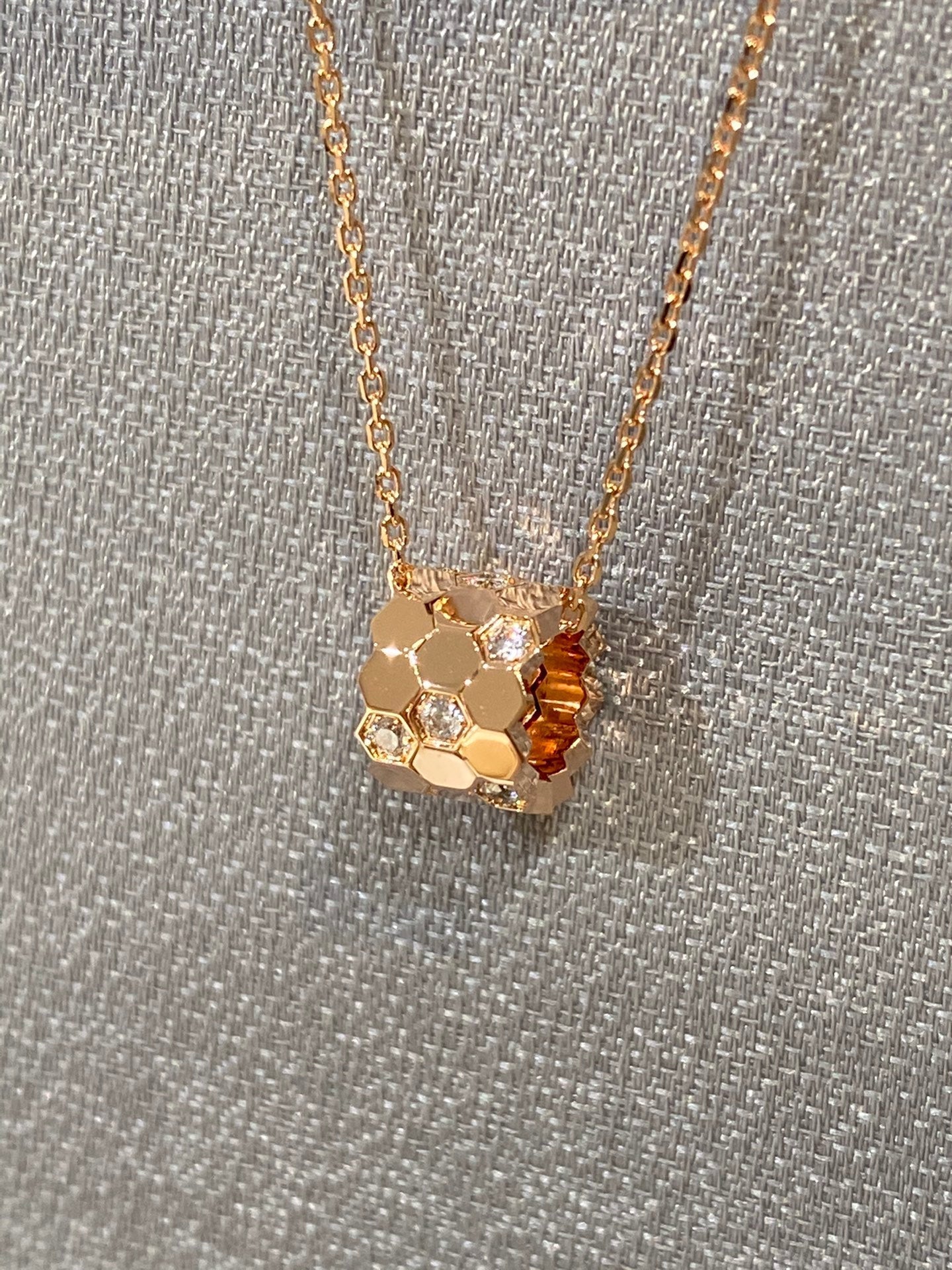 [Regal Jewels]BEE LOVE DIAMOND NECKLACE