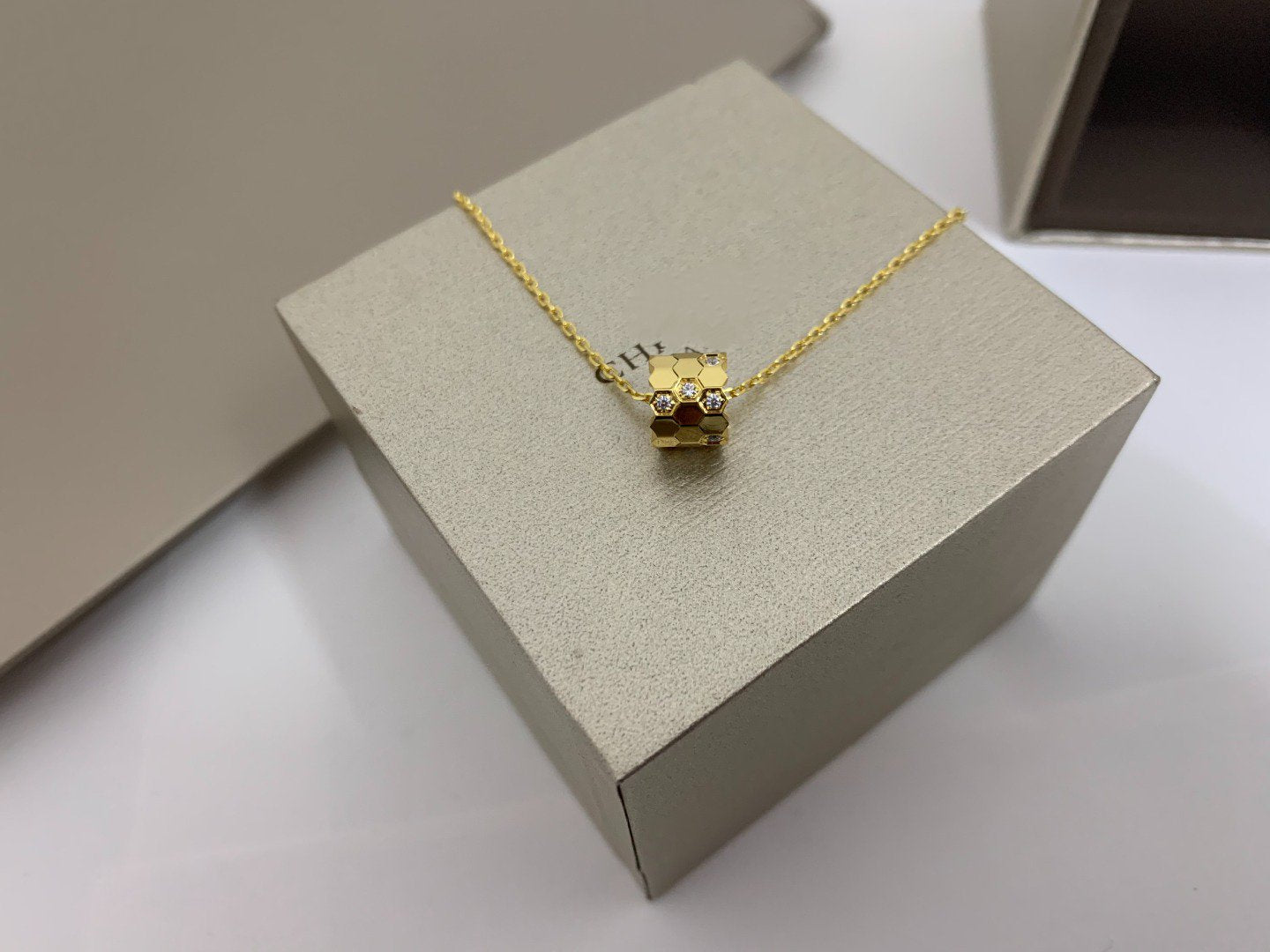 [Regal Jewels]BEE LOVE DIAMOND NECKLACE