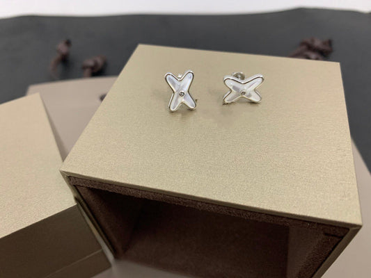 [Regal Jewels]JEUX DE WHITE MOP SILVER DIAMOND EARRINGS