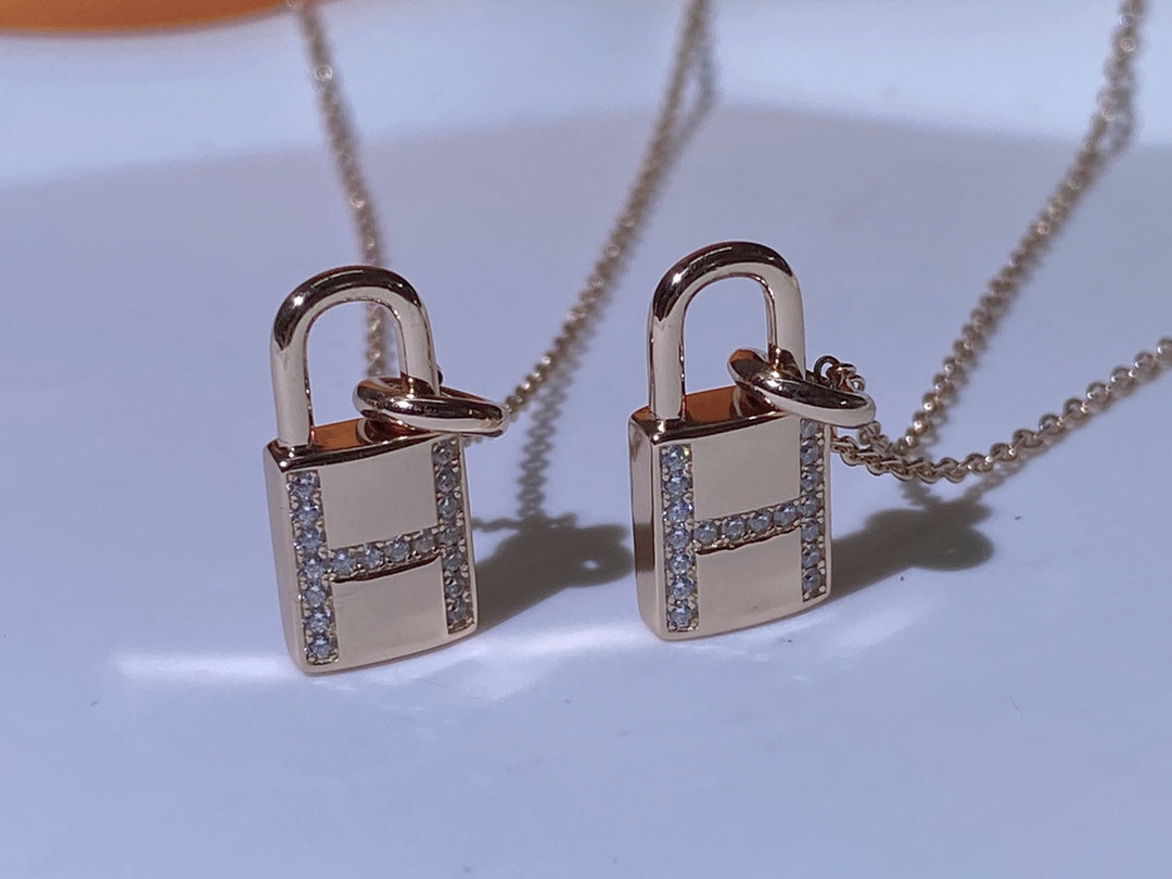 [Regal Jewels]HM ADVANCED NICHE LOCK HEAD NECKLACE DIAMONDS