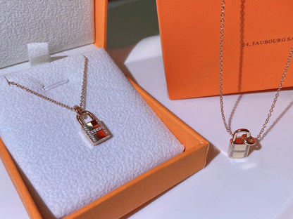 [Regal Jewels]HM ADVANCED NICHE LOCK HEAD NECKLACE DIAMONDS