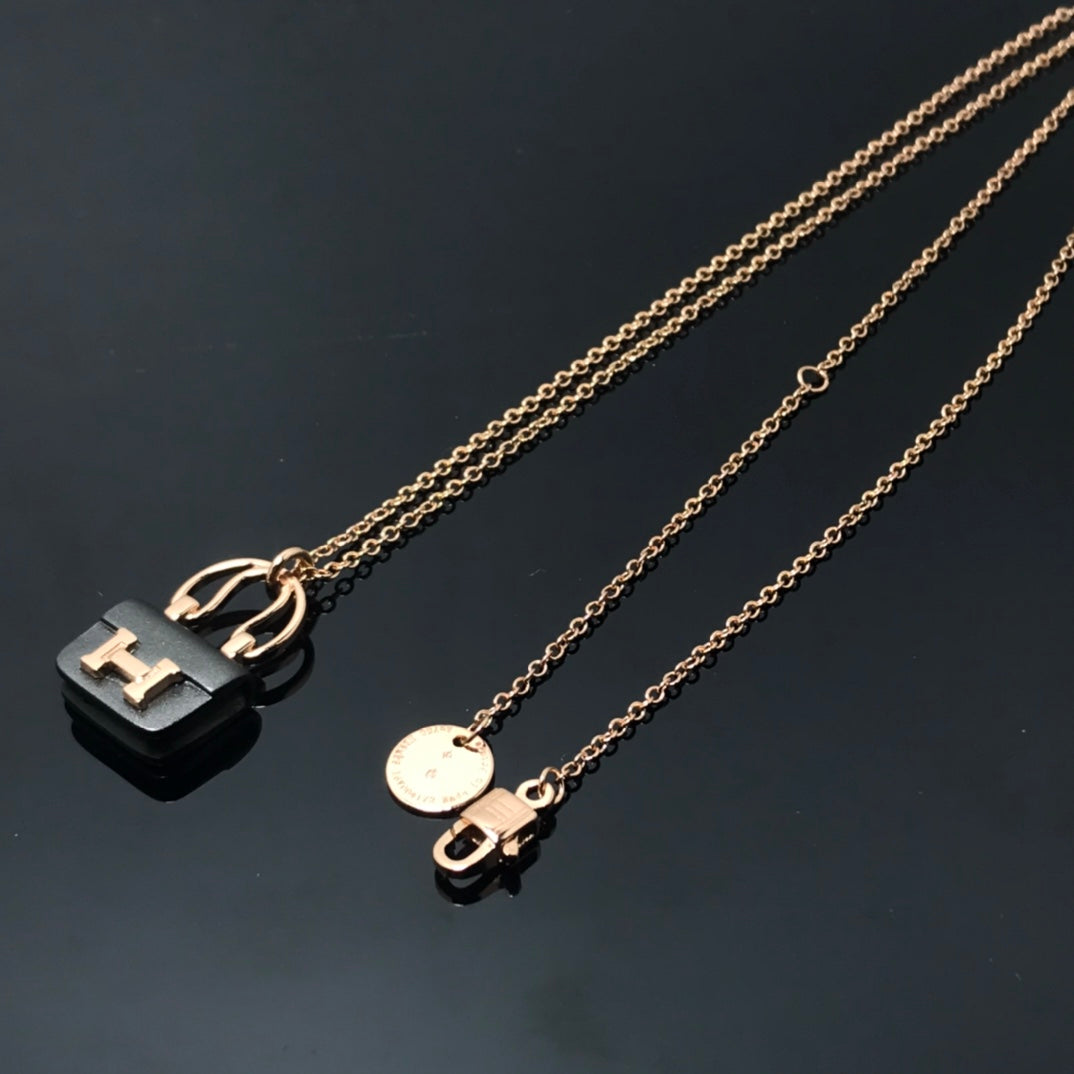 [Regal Jewels]WOMEN'S HM AMULETTES CONSTANCE PENDANT NECKLACE