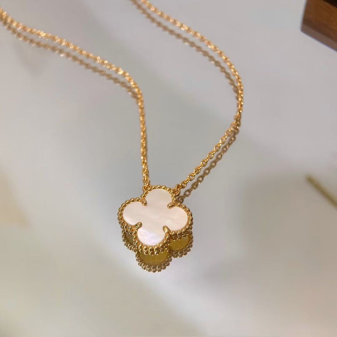 [Regal Jewels]CLOVER MINI 15MM WHITE MOTHER-OF-PEARL NECKLACE