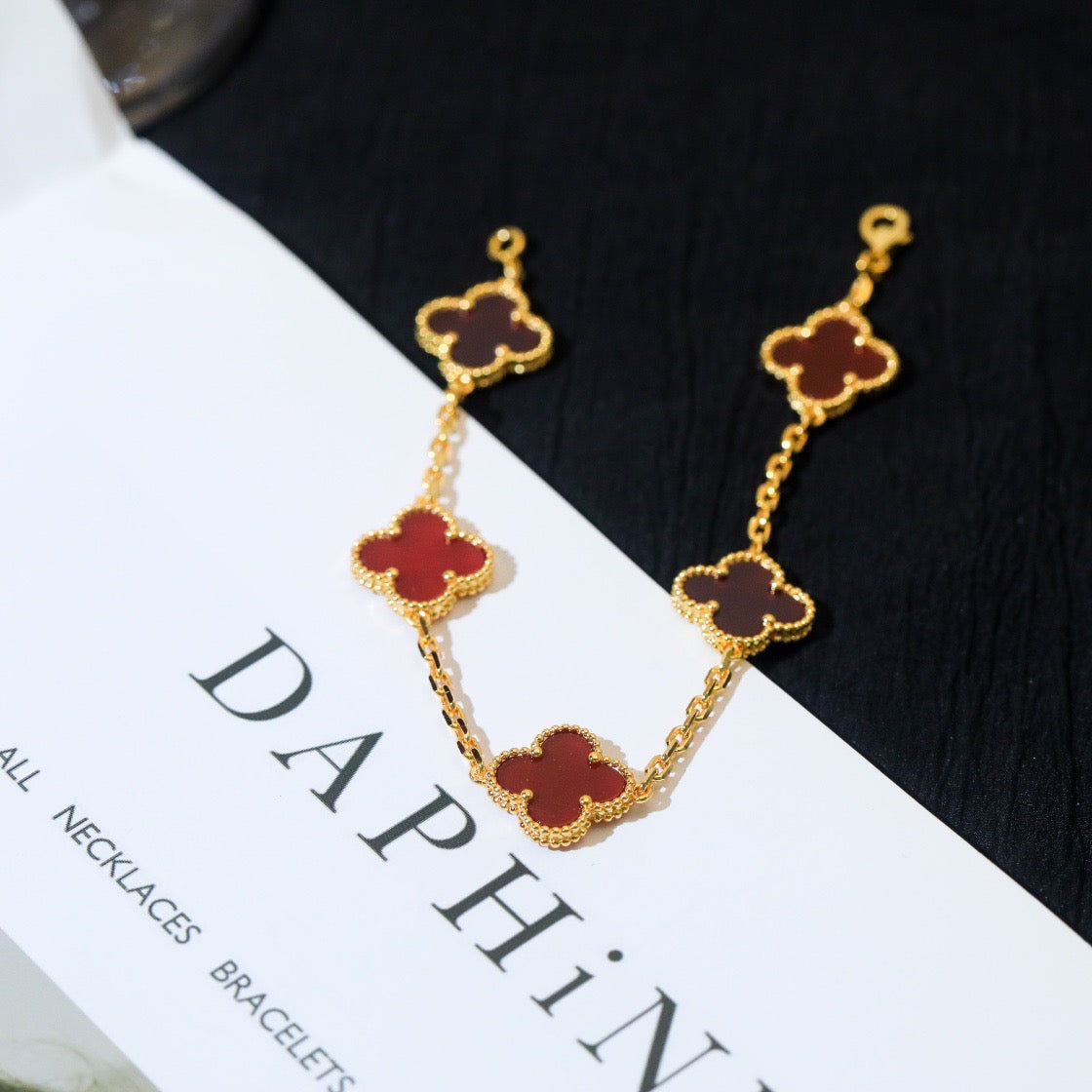 [Regal Jewels]CLOVER 5 MOTIFS RED AGATE  BRACELET