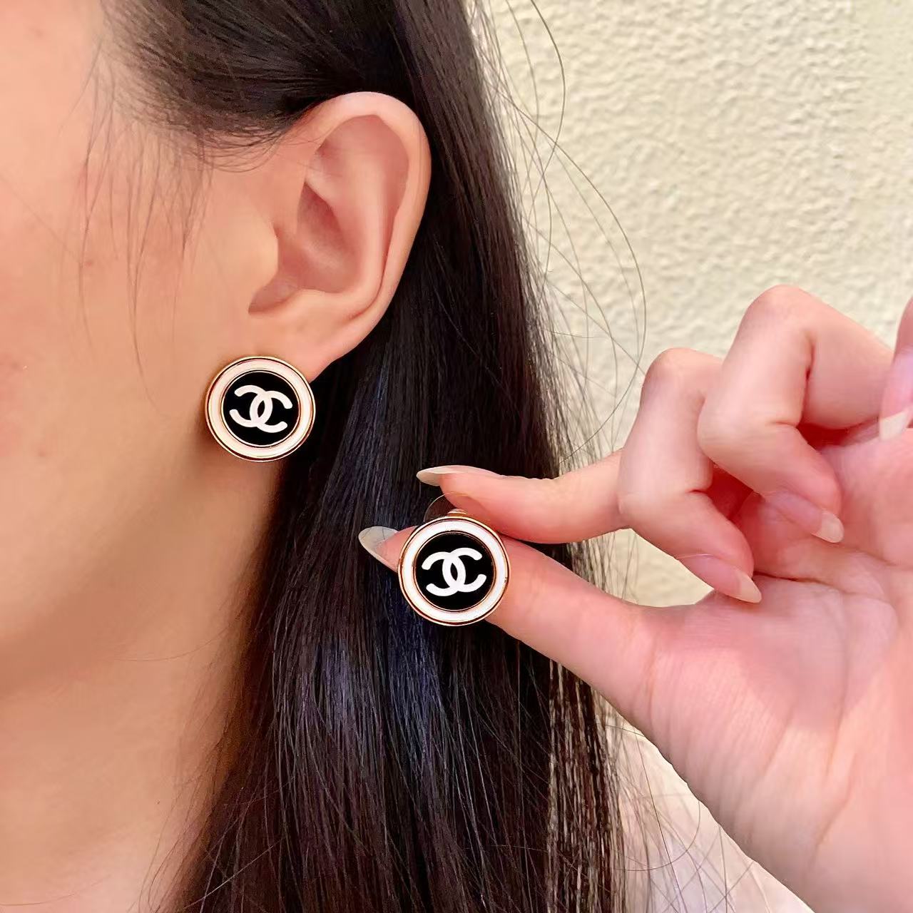 [Regal Jewels]Classic Double C Stud Earrings