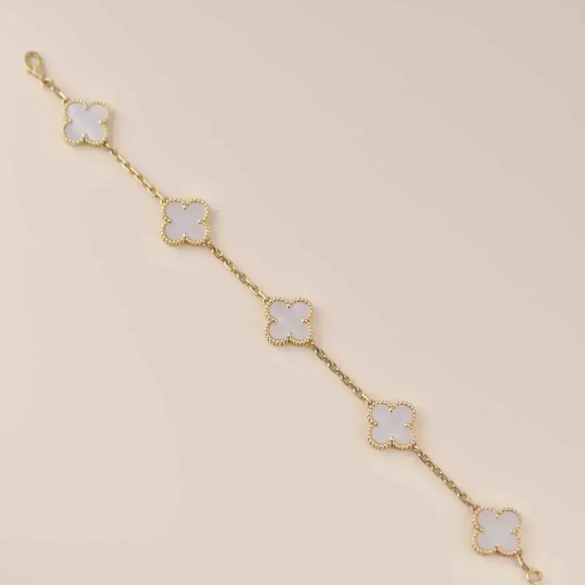 [Regal Jewels]CLOVER WHITE PEARL MOP 5 MOTIF BRACELET COLLECTION
