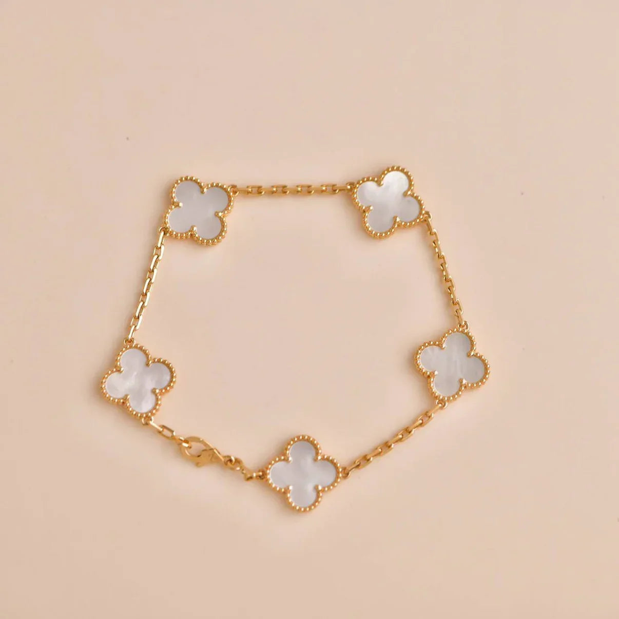[Regal Jewels]CLOVER WHITE PEARL MOP 5 MOTIF BRACELET COLLECTION