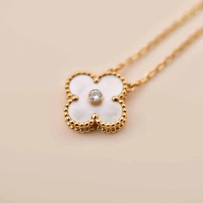 [Regal Jewels]CLOVER 15MM DIAMOND WHITE FRITILLARIA NECKLACE