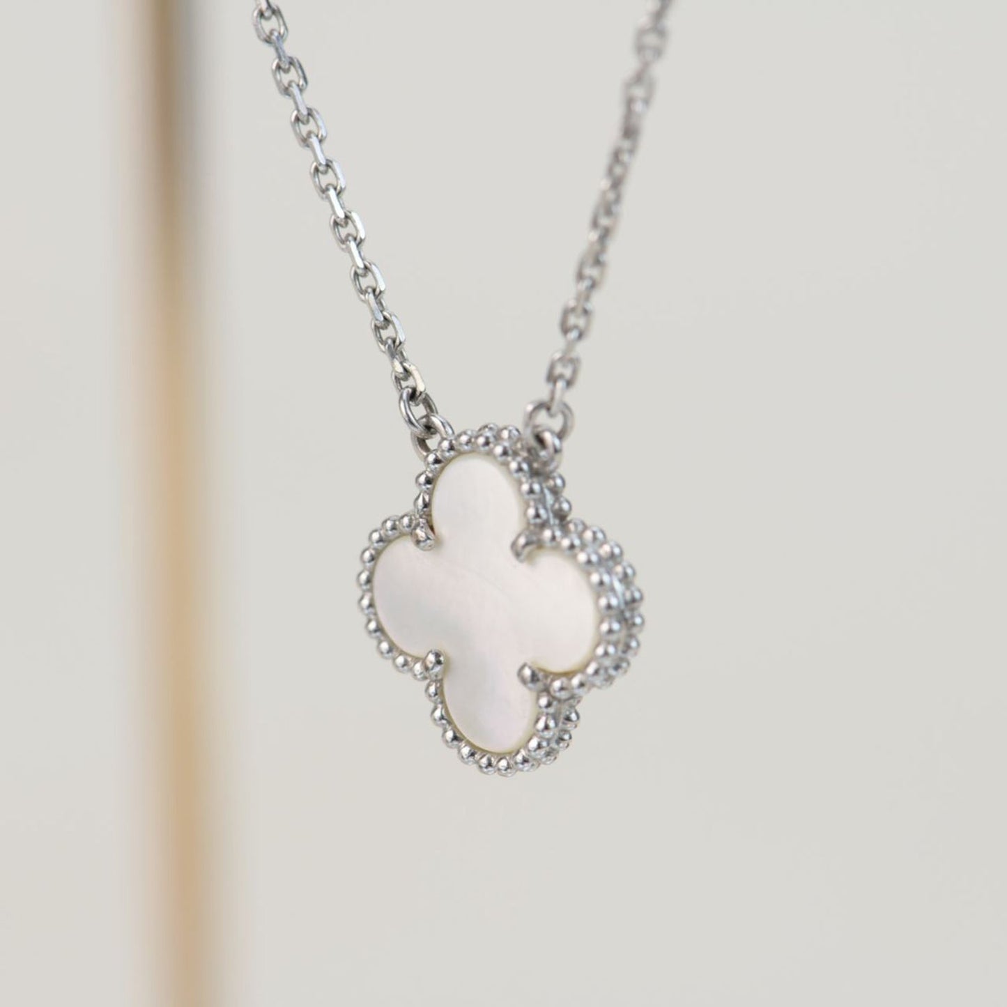 [Regal Jewels]CLOVER  15MM WHITE MOTHER-OF-PEARL SILVER