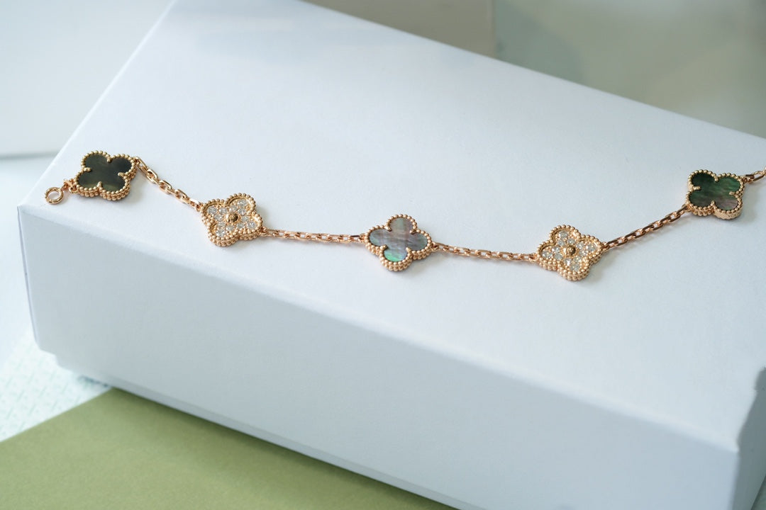 [Regal Jewels]CLOVER 5 MOTIF GRAY MOP BRACELET COLLECTION