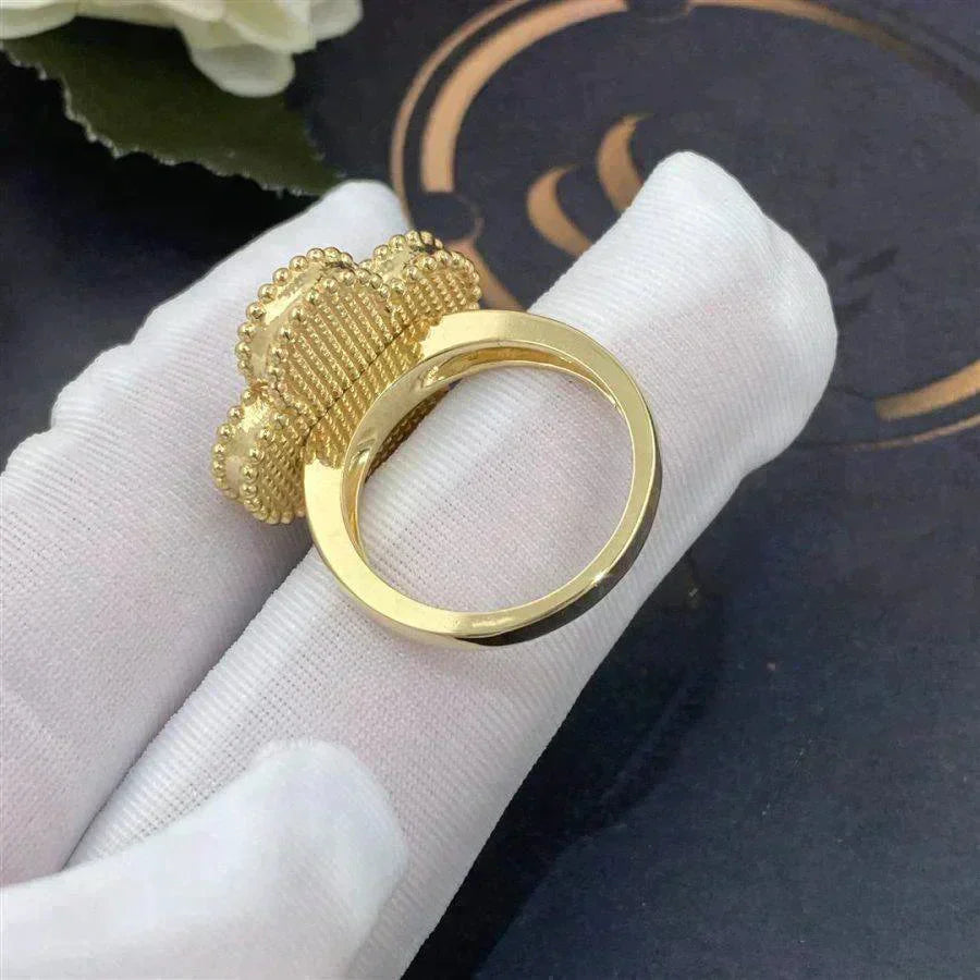 [Regal Jewels]CLOVER WHITE MOP RING