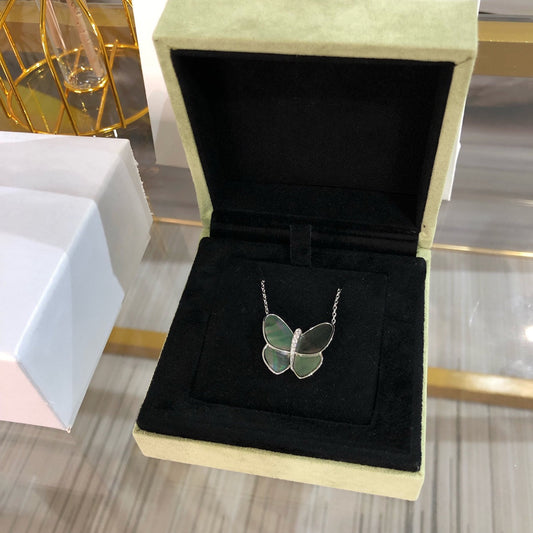 [Regal Jewels]LARGE BUTTERFLY SILVER PENDANT DIAMOND NECKLACE