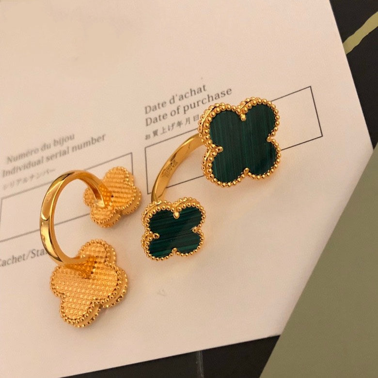 [Regal Jewels]CLOVER BETWEEN THE FINGER RING