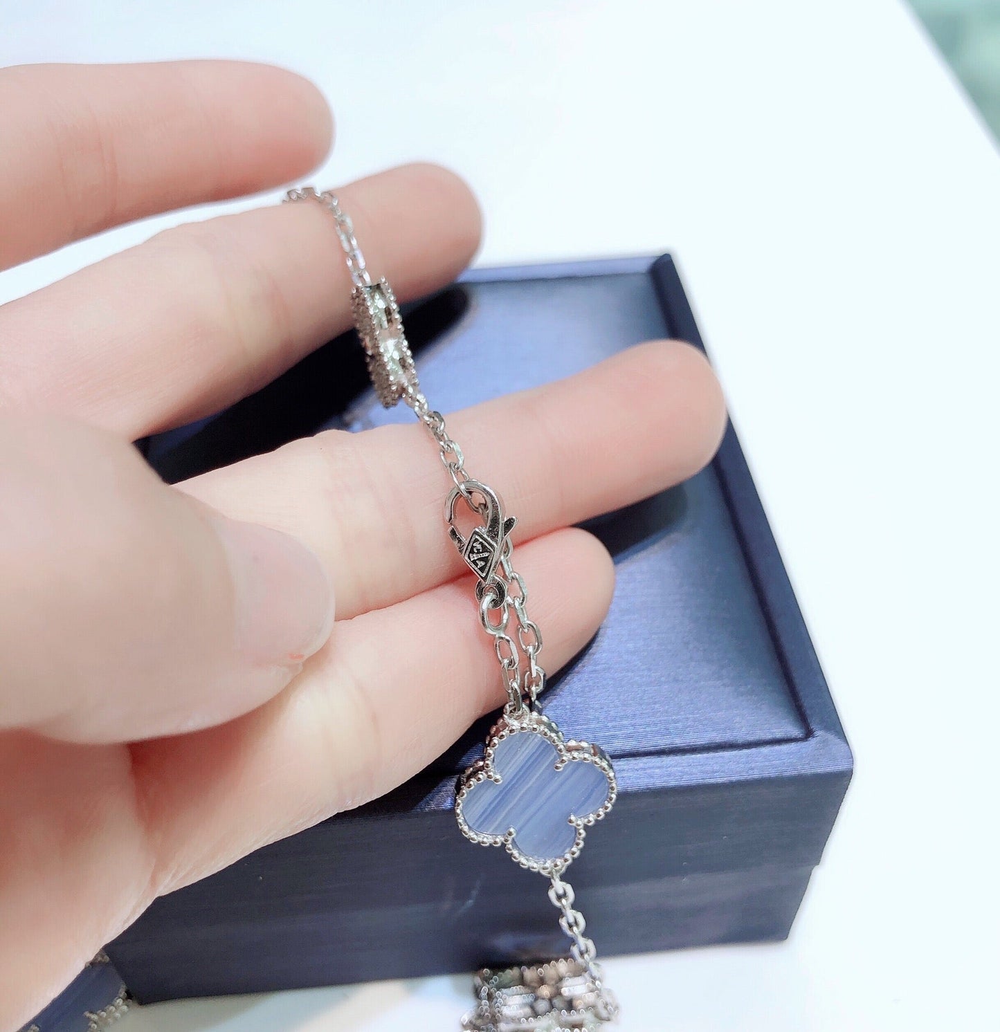 [Regal Jewels]CLOVER 10 MOTIFS CHALCEDONY DIAMONDS SILVER NECKLACE
