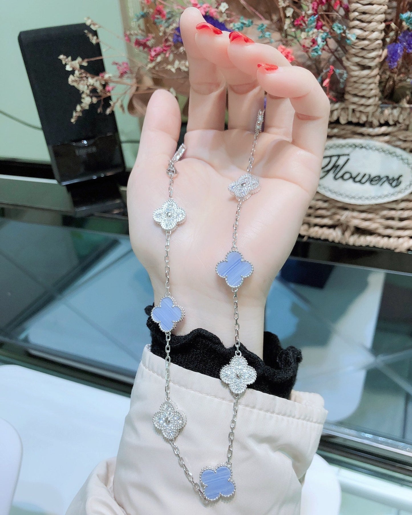[Regal Jewels]CLOVER 10 MOTIFS CHALCEDONY DIAMONDS SILVER NECKLACE