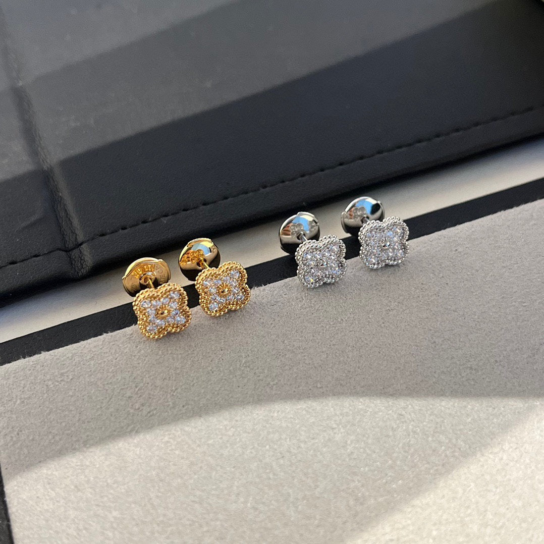 [Regal Jewels]CLOVER MINI DIAMOND STUD EARRINGS