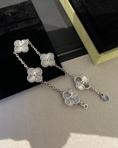 [Regal Jewels]CLOVER 5 MOTIF LASER BRACELET COLLECTION