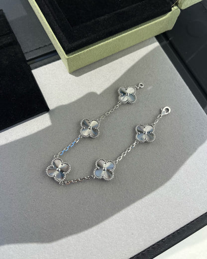 [Regal Jewels]CLOVER 5 MOTIF LASER BRACELET COLLECTION